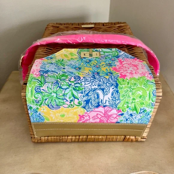 🎀Lilly Pulitzer Wine / Beverage Basket🎀 - Picture 7 of 14